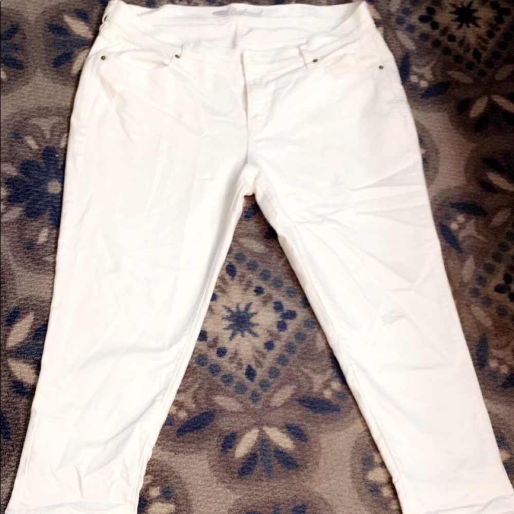 Old navy white boyfriend jeans